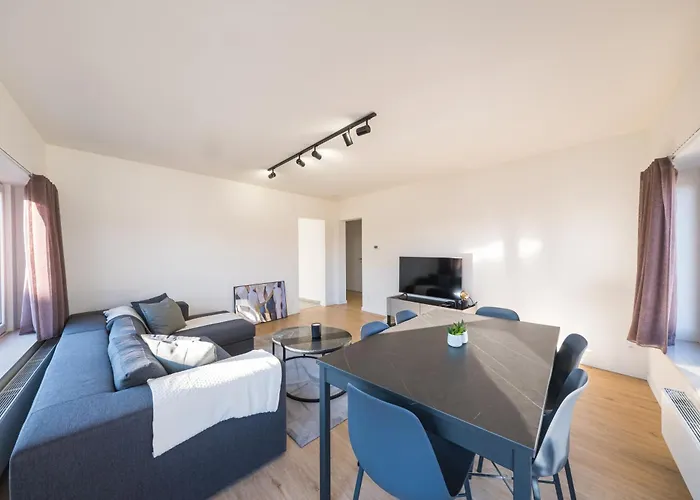 The Bright Cosy Corner 奥斯滕德